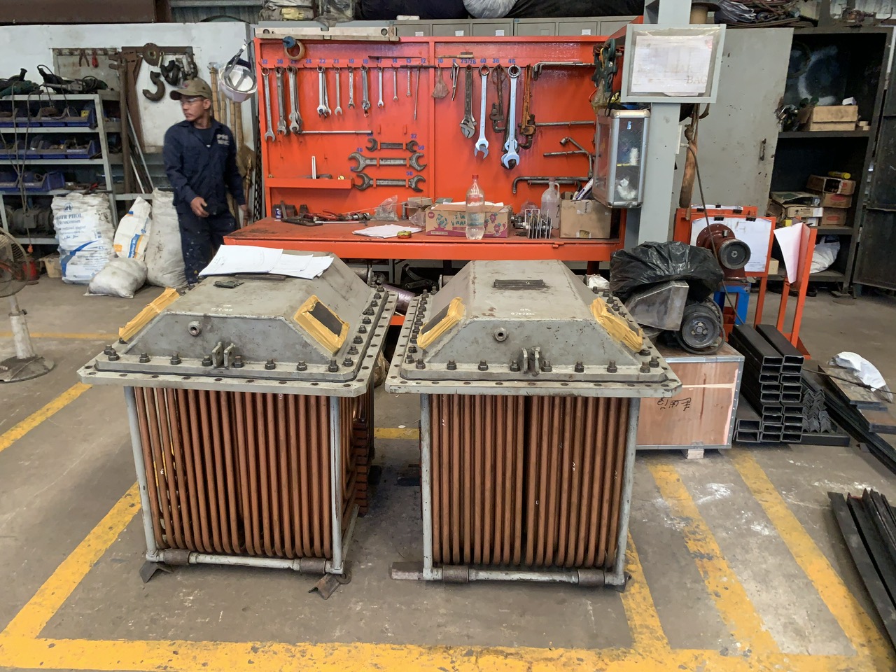 két giải nhiệt nhà máy thủy điện